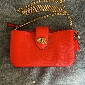 💫 COACH: Turnlock Chain Crossbody Coral